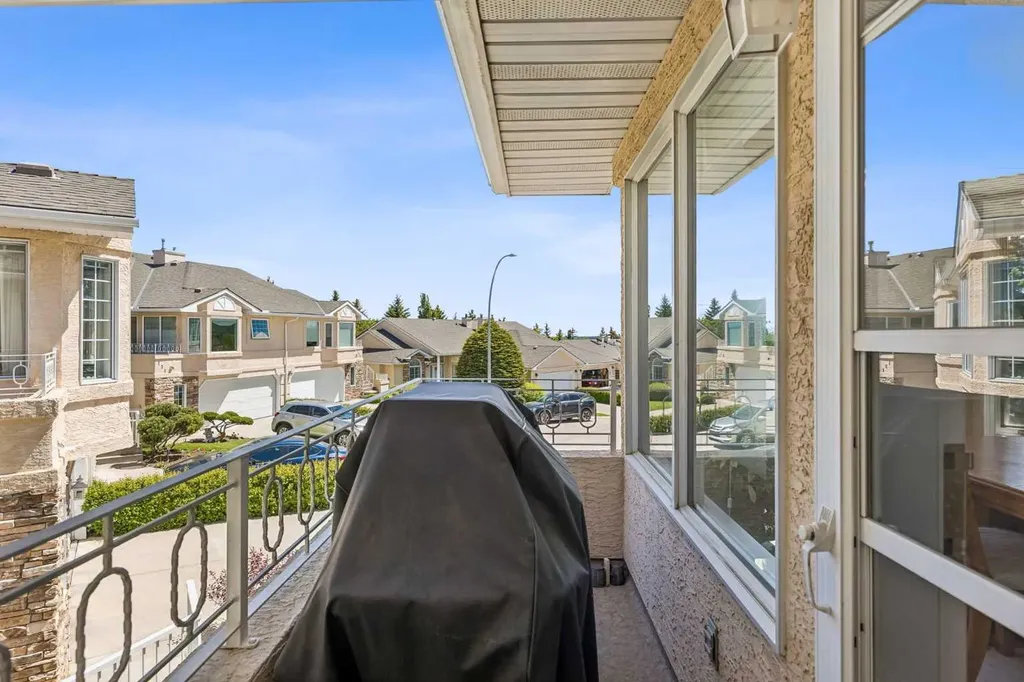 143 Sierra Morena Terrace SW Calgary AB T3H 3A2