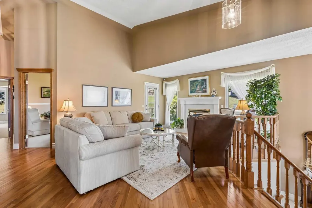 143 Sierra Morena Terrace SW Calgary AB T3H 3A2
