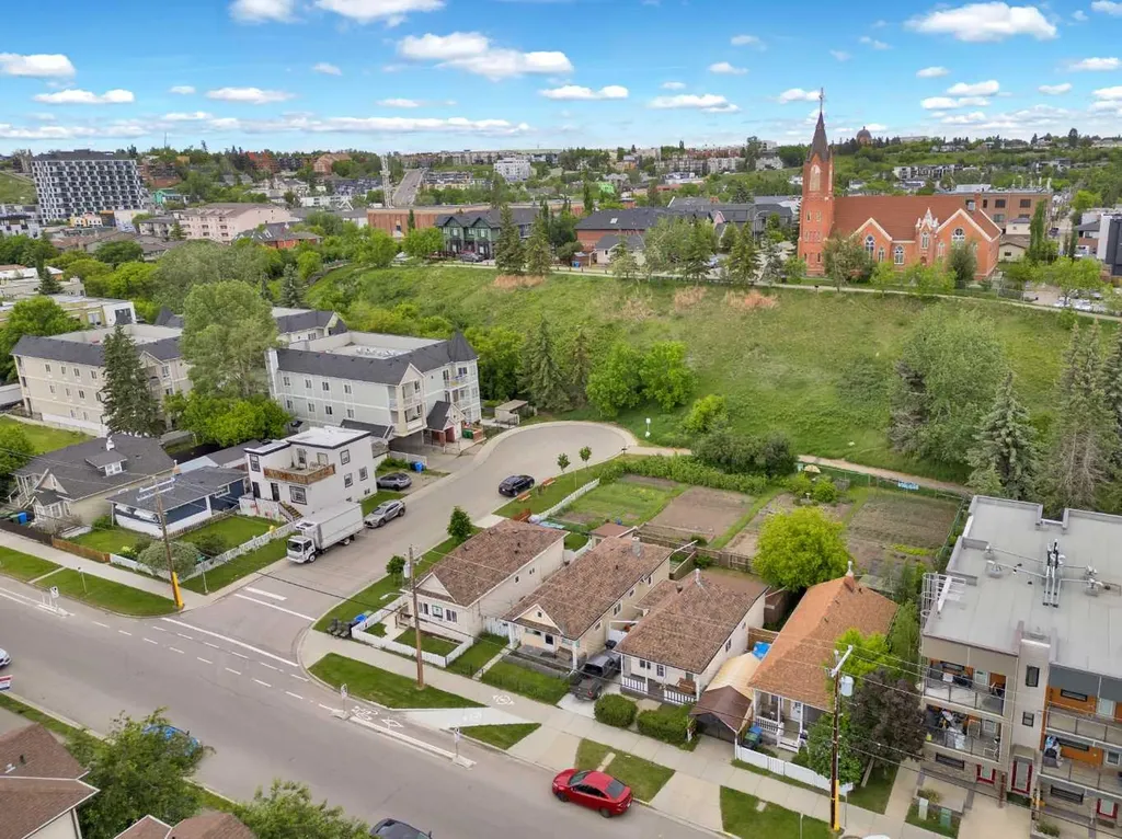804 Mcdougall Road NE Calgary AB T2E 5A3