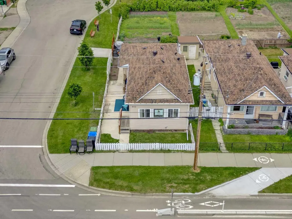 804 Mcdougall Road NE Calgary AB T2E 5A3