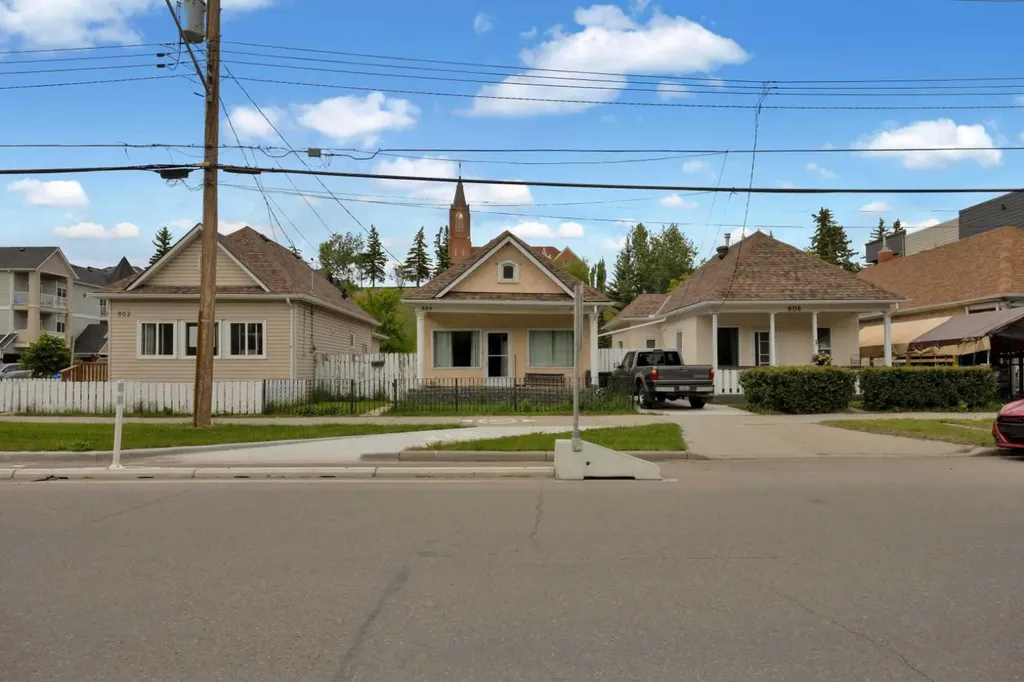 804 Mcdougall Road NE Calgary AB T2E 5A3