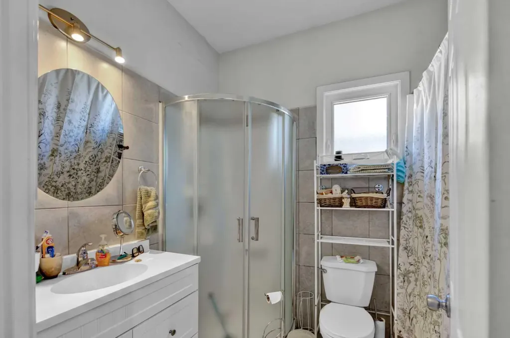 804 Mcdougall Road NE Calgary AB T2E 5A3