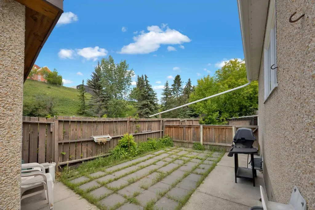 804 Mcdougall Road NE Calgary AB T2E 5A3