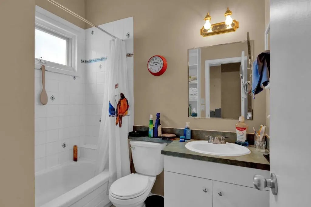 804 Mcdougall Road NE Calgary AB T2E 5A3