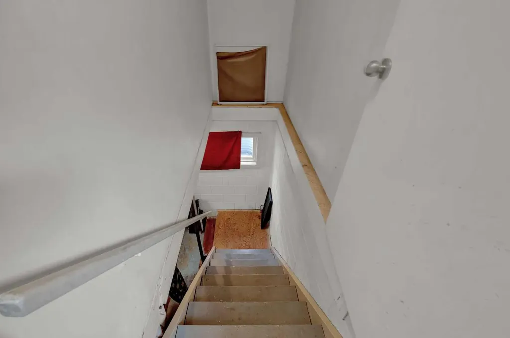804 Mcdougall Road NE Calgary AB T2E 5A3