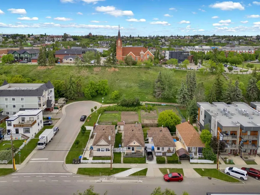804 Mcdougall Road NE Calgary AB T2E 5A3