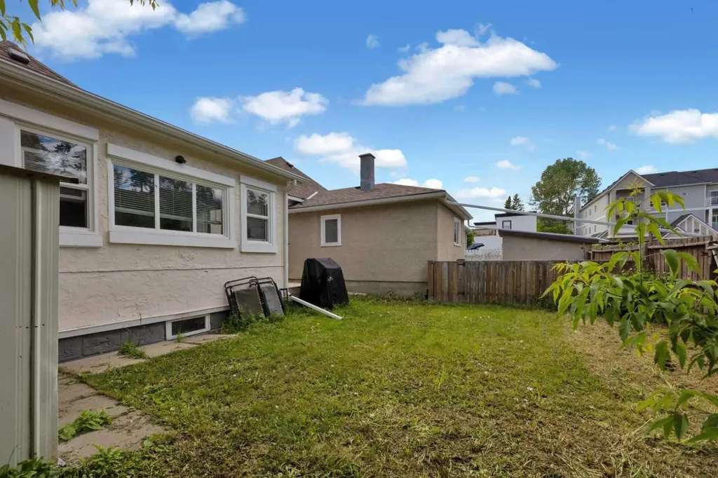 804 Mcdougall Road NE Calgary AB T2E 5A3