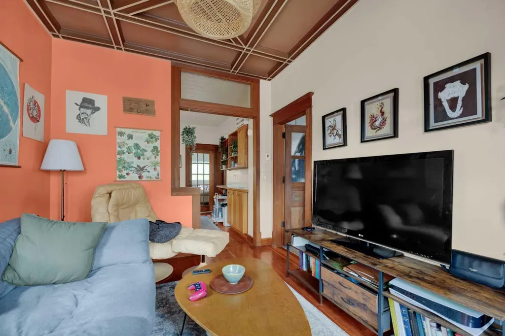 804 Mcdougall Road NE Calgary AB T2E 5A3
