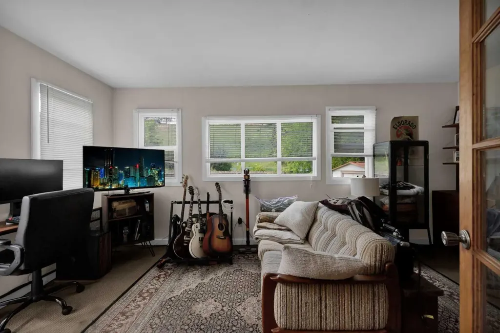 804 Mcdougall Road NE Calgary AB T2E 5A3