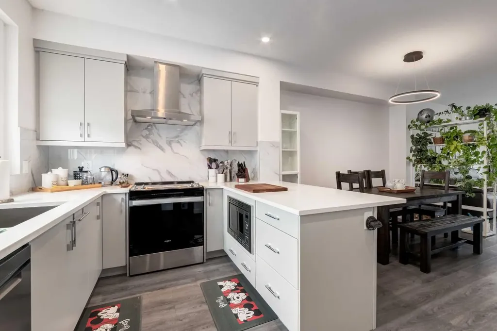 193 Ambleton Drive NW Calgary AB T3P 1W7
