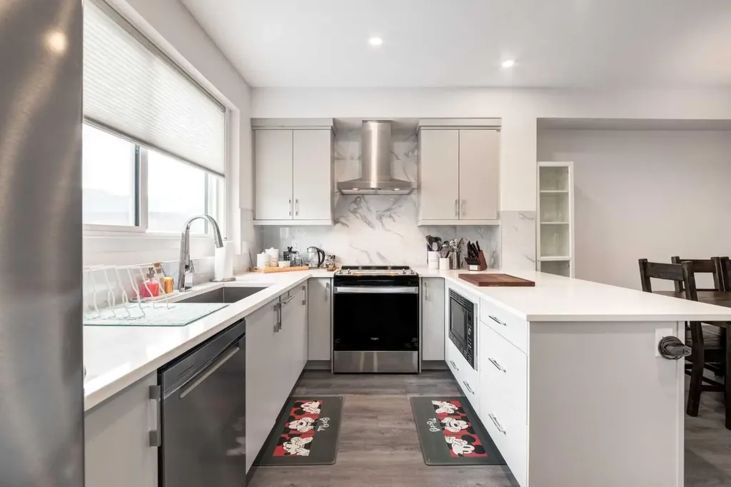 193 Ambleton Drive NW Calgary AB T3P 1W7