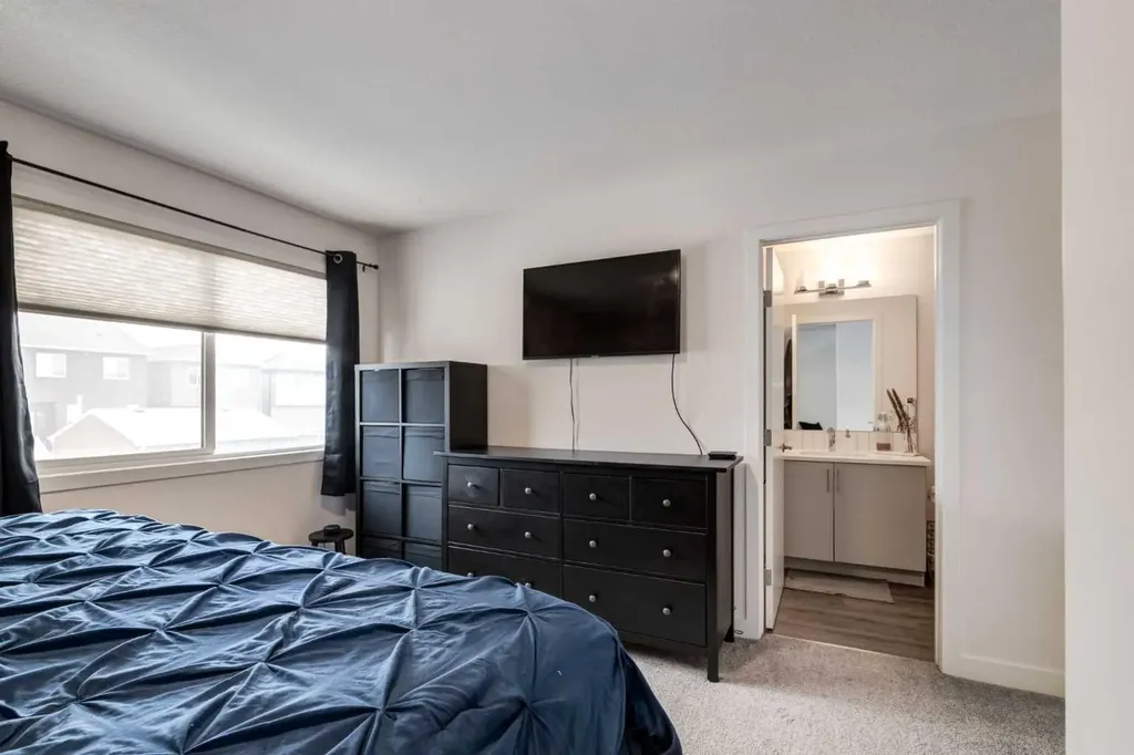 193 Ambleton Drive NW Calgary AB T3P 1W7