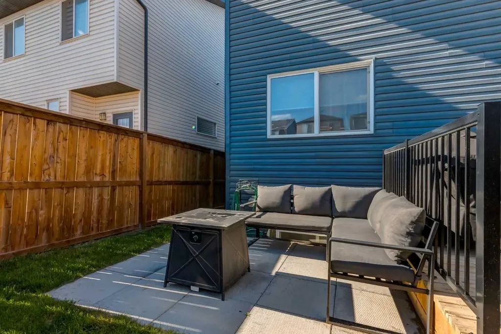 193 Ambleton Drive NW Calgary AB T3P 1W7