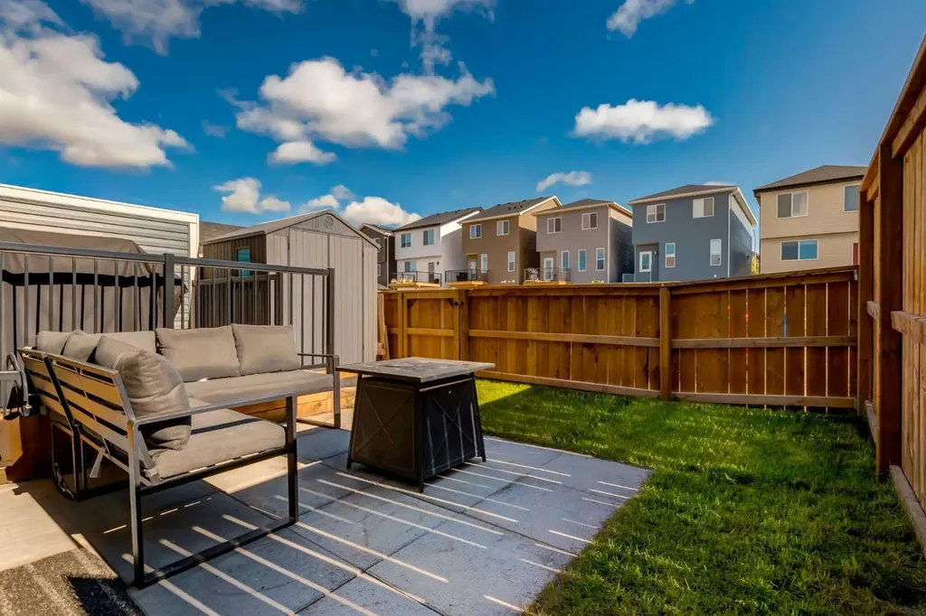 193 Ambleton Drive NW Calgary AB T3P 1W7
