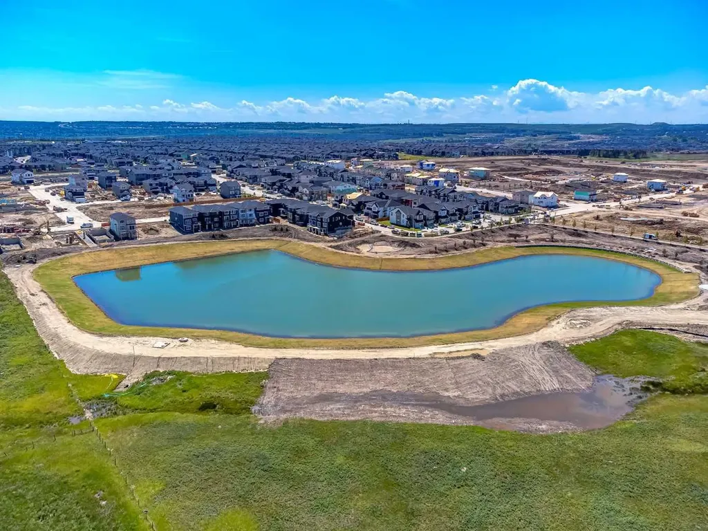 193 Ambleton Drive NW Calgary AB T3P 1W7