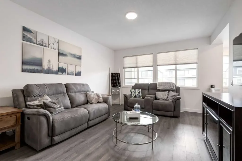 193 Ambleton Drive NW Calgary AB T3P 1W7