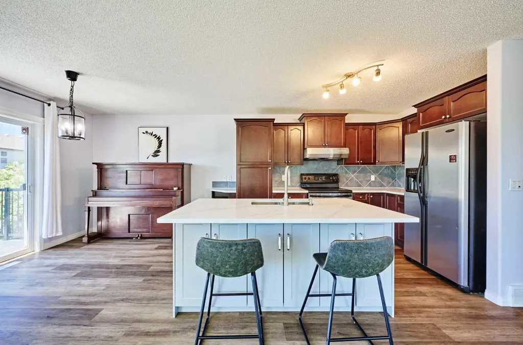 153 Royal Birch Bay NW Calgary AB T3G5X6
