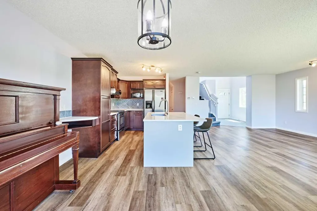 153 Royal Birch Bay NW Calgary AB T3G5X6