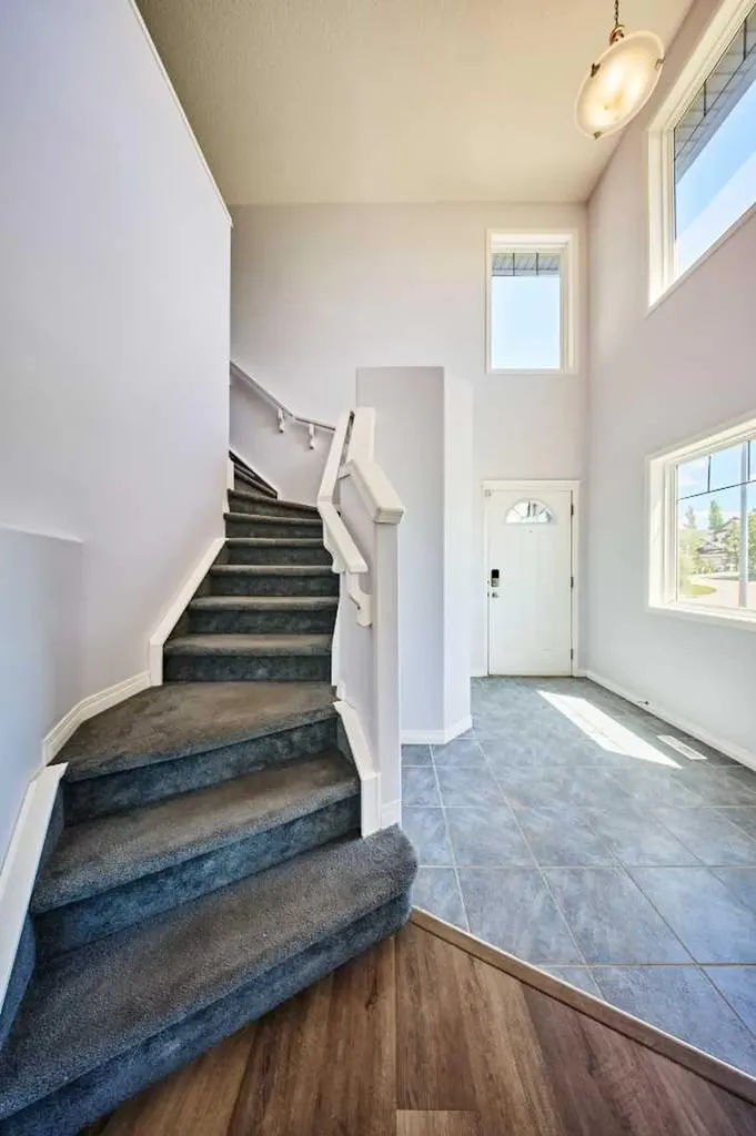 153 Royal Birch Bay NW Calgary AB T3G5X6
