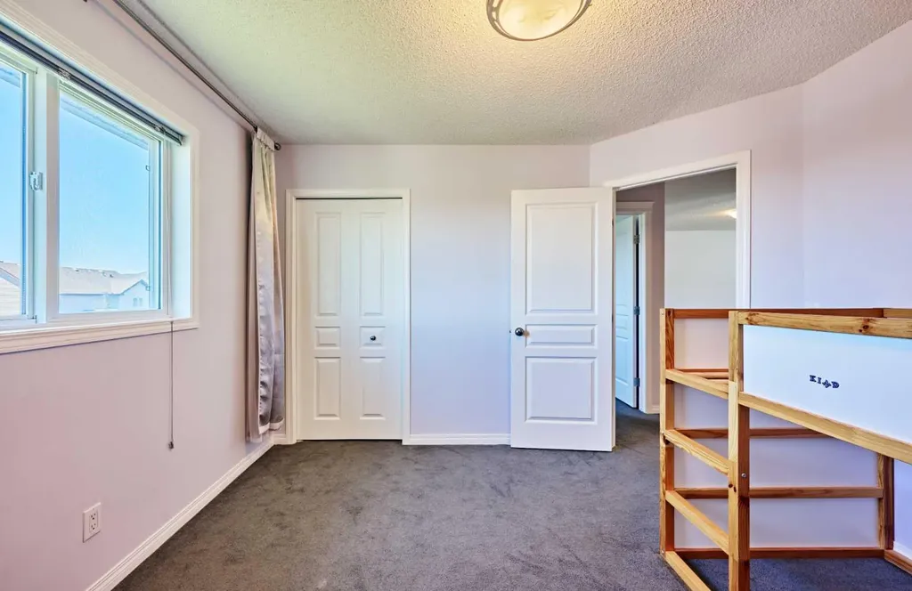153 Royal Birch Bay NW Calgary AB T3G5X6