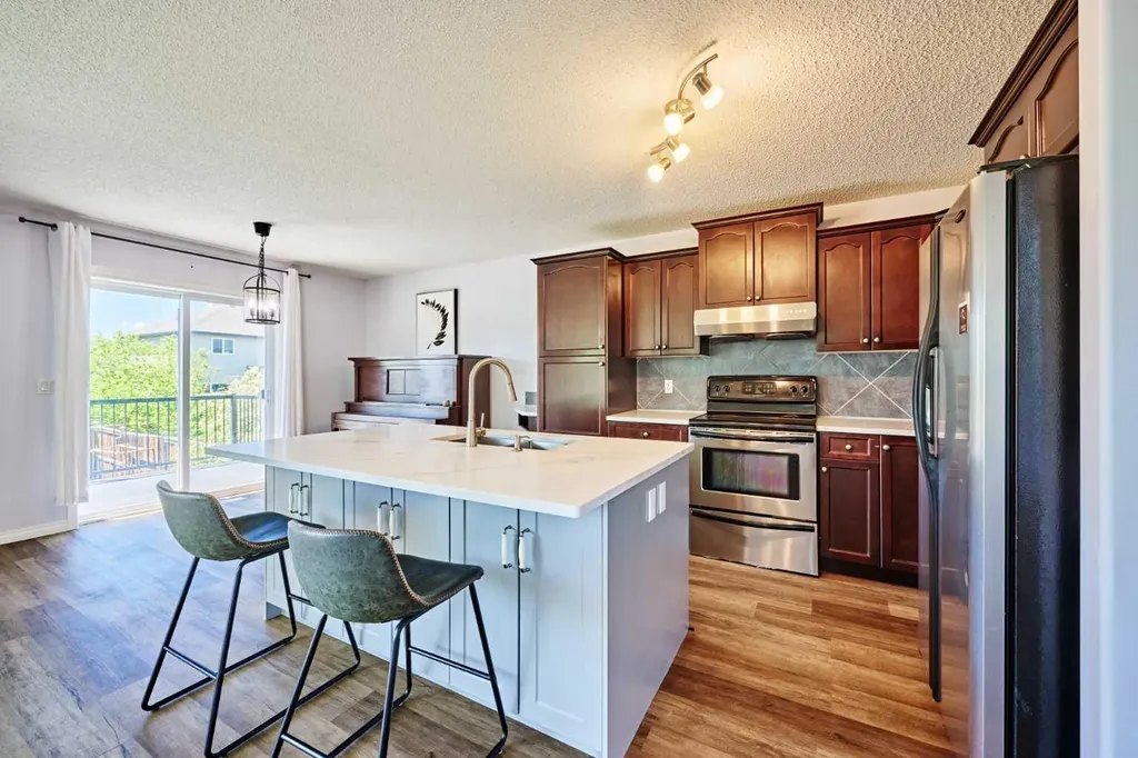153 Royal Birch Bay NW Calgary AB T3G5X6