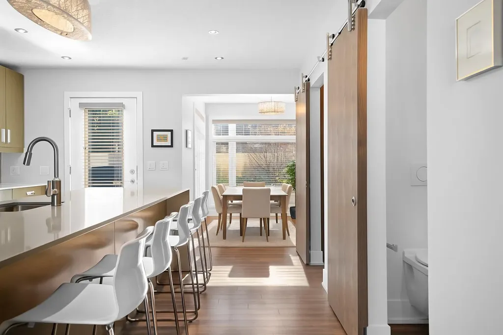 1511 23 Avenue SW Calgary AB T2T 0T8