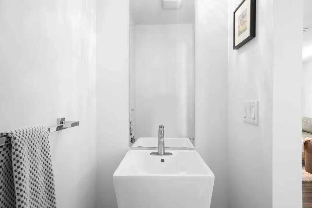 1511 23 Avenue SW Calgary AB T2T 0T8