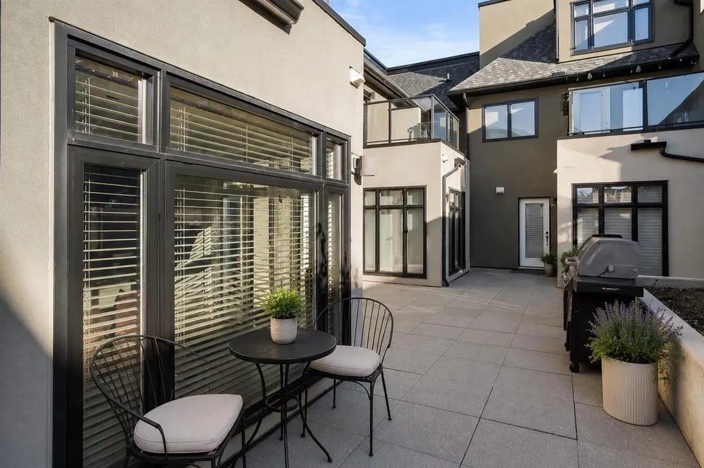 1511 23 Avenue SW Calgary AB T2T 0T8