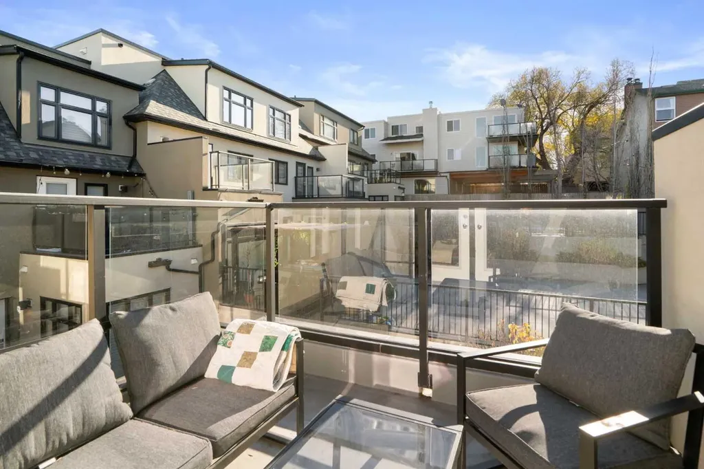 1511 23 Avenue SW Calgary AB T2T 0T8