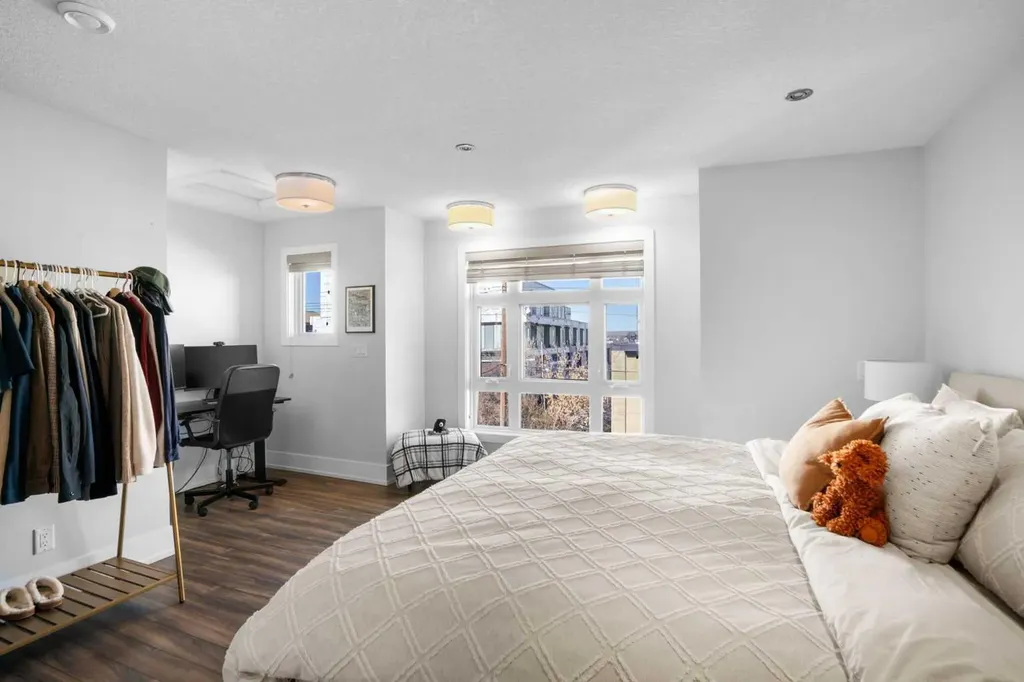 1511 23 Avenue SW Calgary AB T2T 0T8