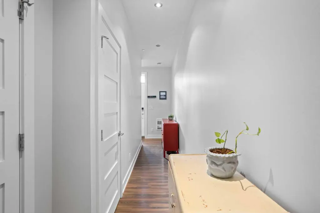 1511 23 Avenue SW Calgary AB T2T 0T8
