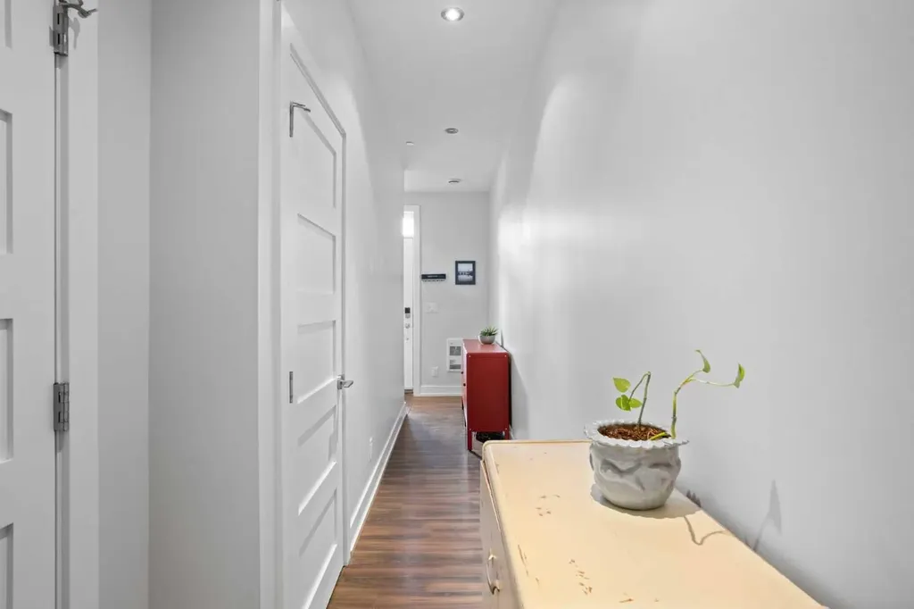 1511 23 Avenue SW Calgary AB T2T 0T8