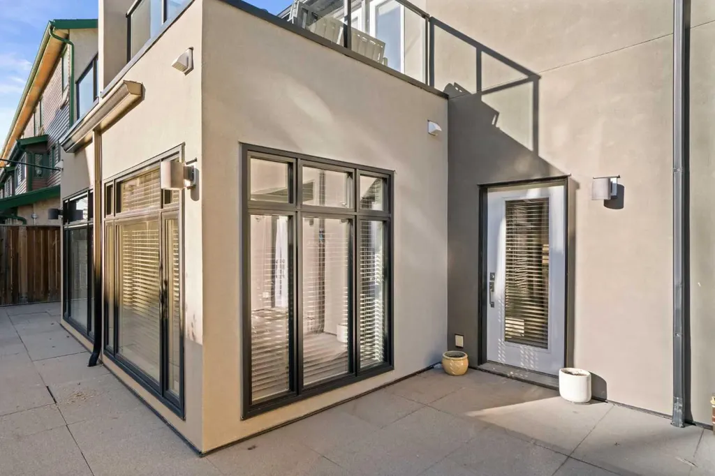 1511 23 Avenue SW Calgary AB T2T 0T8