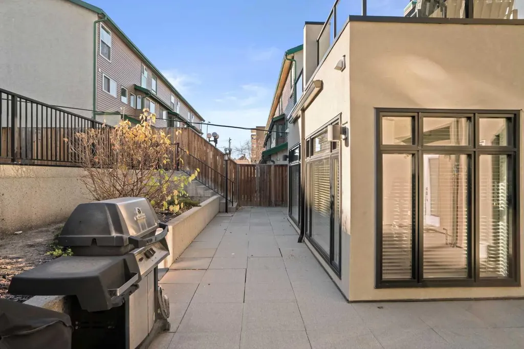 1511 23 Avenue SW Calgary AB T2T 0T8