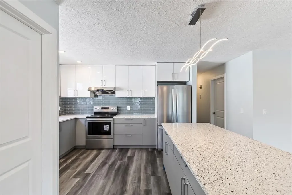 4528 40 Street NE Calgary AB T3K 1M4