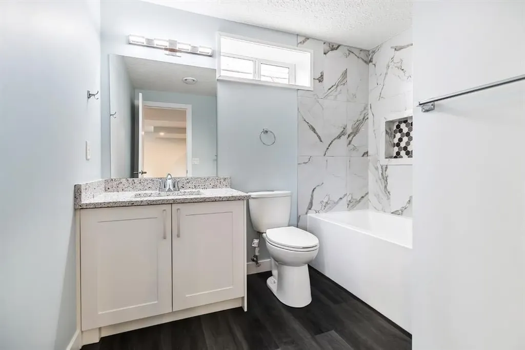 4528 40 Street NE Calgary AB T3K 1M4