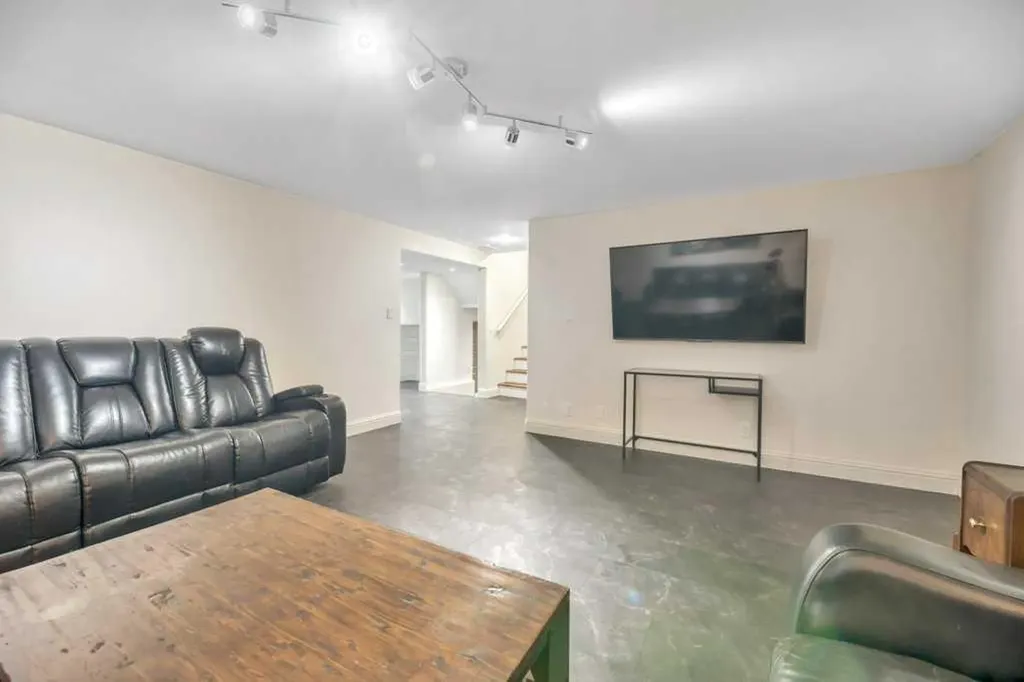 4 Maplewood Estates Strathmore AB T1P 1G6