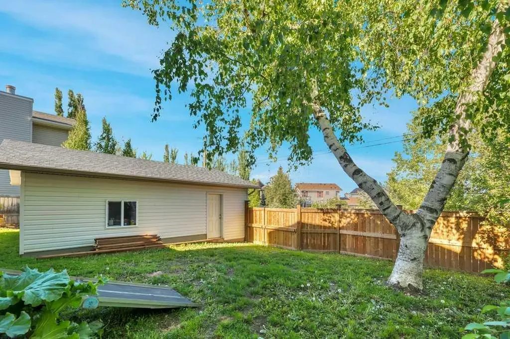 4 Maplewood Estates Strathmore AB T1P 1G6