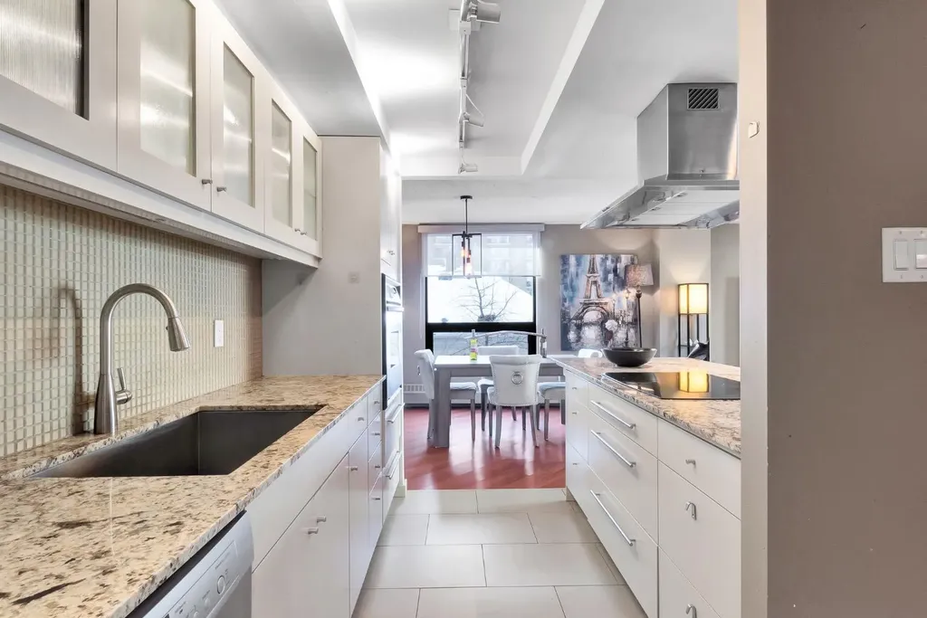 1304 15 Avenue SW Calgary AB T3C 0X7