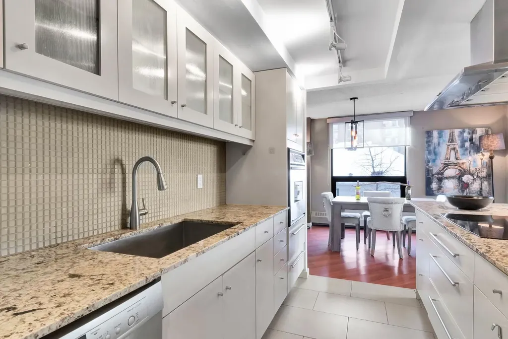 1304 15 Avenue SW Calgary AB T3C 0X7
