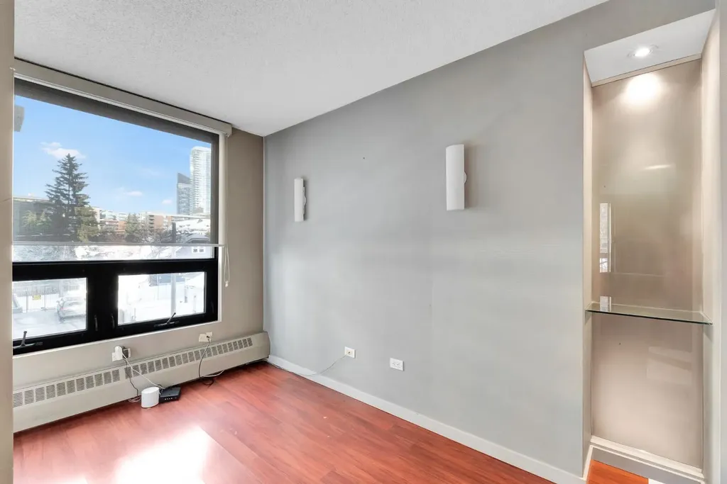 1304 15 Avenue SW Calgary AB T3C 0X7