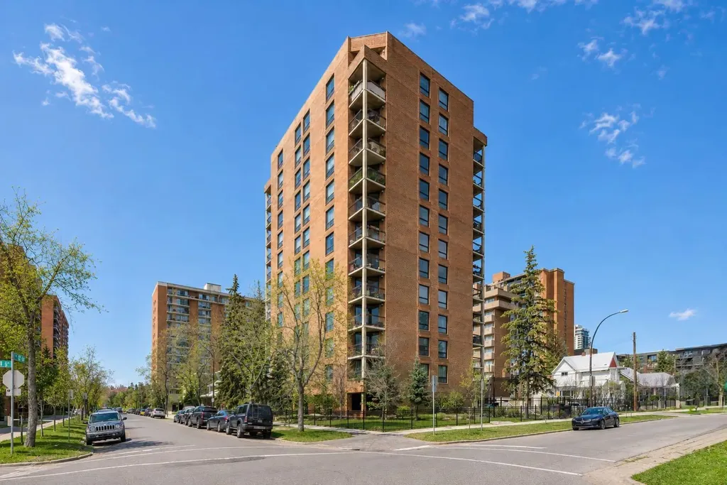 1304 15 Avenue SW Calgary AB T3C 0X7