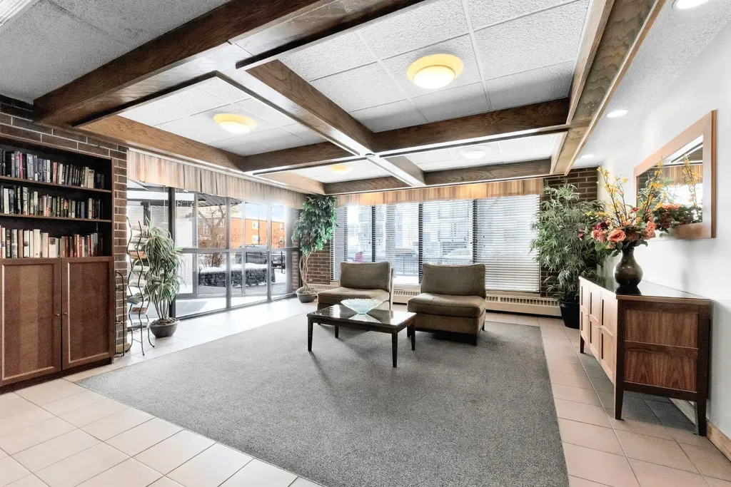 1304 15 Avenue SW Calgary AB T3C 0X7