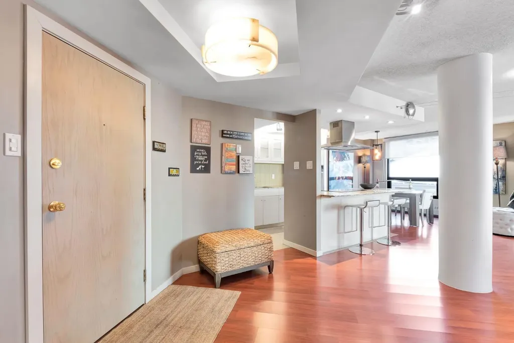 1304 15 Avenue SW Calgary AB T3C 0X7