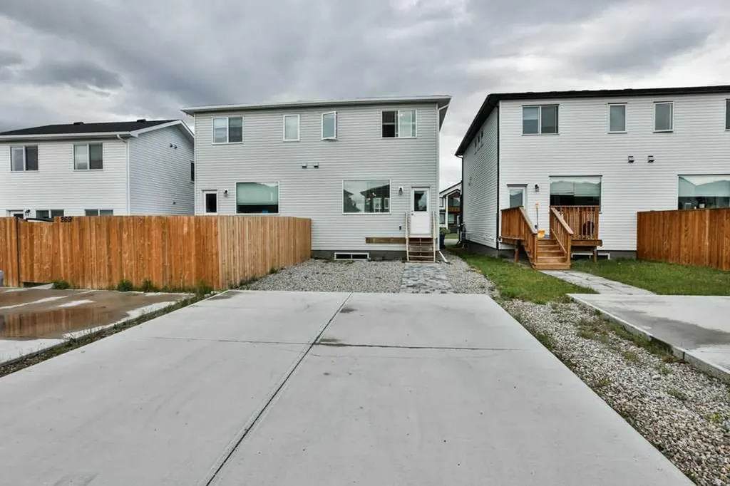 267 Grassland Boulevard W Lethbridge AB T1J 5S4