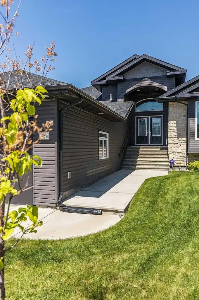 452 Somerside Place SE Medicine Hat AB T1B 0N5