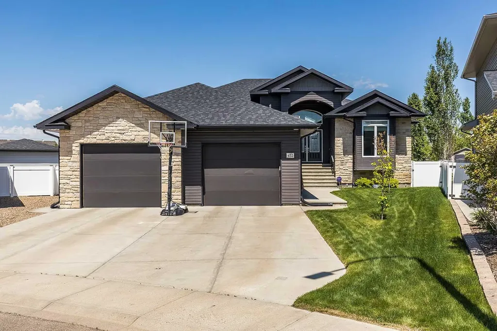 452 Somerside Place SE Medicine Hat AB T1B 0N5