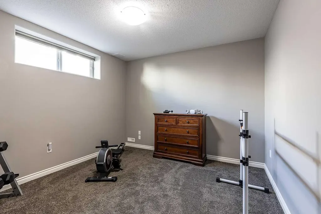452 Somerside Place SE Medicine Hat AB T1B 0N5