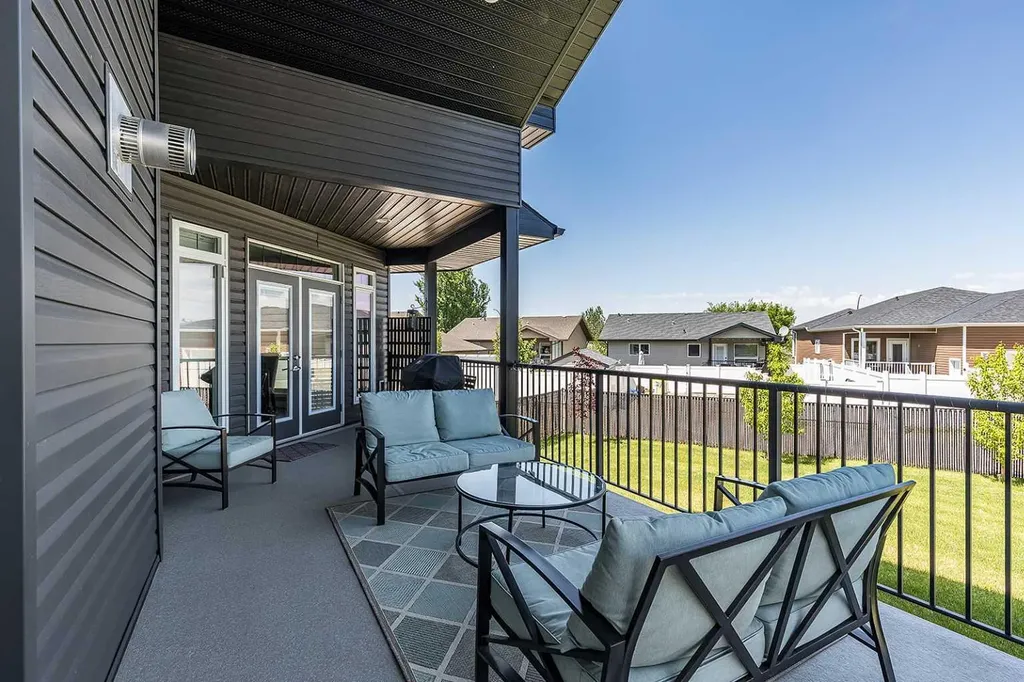 452 Somerside Place SE Medicine Hat AB T1B 0N5