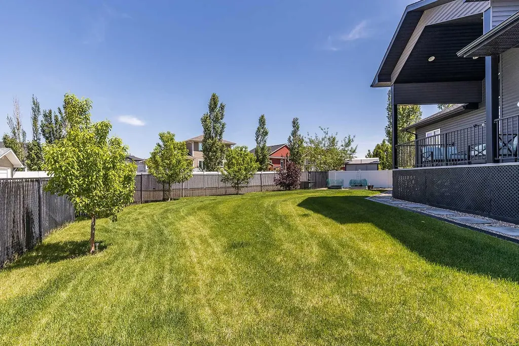 452 Somerside Place SE Medicine Hat AB T1B 0N5